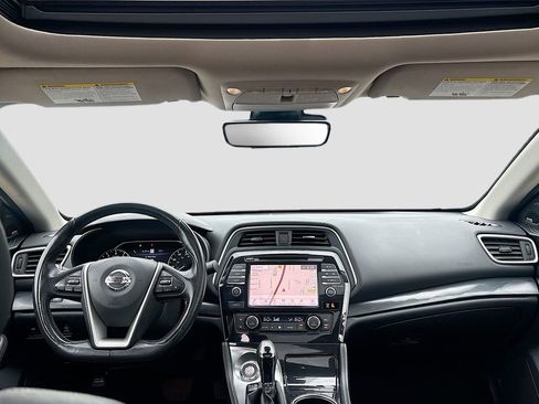 Used 2023 Nissan Maxima Platinum w/ Sport Mat Group FWD image 23