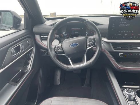 Used 2025 Ford Explorer ST-Line w/ ST-Line Street Pack AWD/4WD image 11