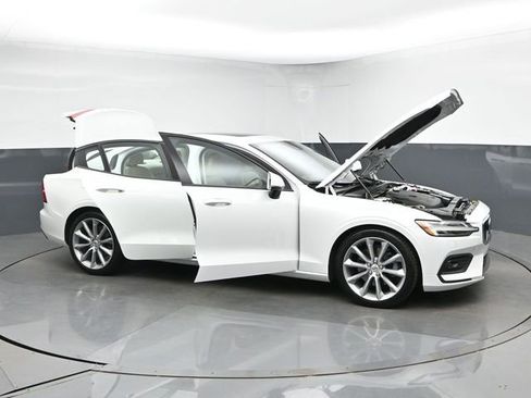 Used 2020 Volvo S60 T5 Momentum FWD image 45