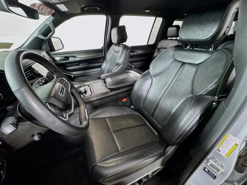 Used 2024 Jeep Wagoneer Series III image 14