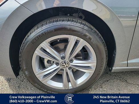 Certified 2024 Volkswagen Jetta SE FWD image 17