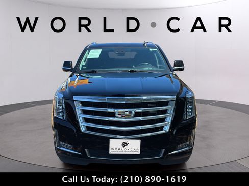Used 2020 Cadillac Escalade Premium Luxury AWD/4WD image 12