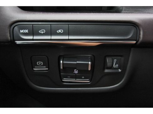 Used 2022 Cadillac Escalade Premium Luxury Platinum w/ Heavy-Duty Trailer Package image 20