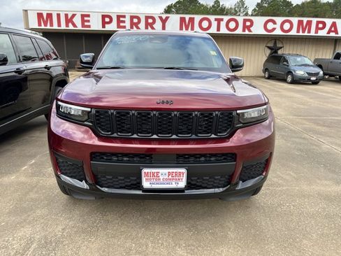 New 2025 Jeep Grand Cherokee L Altitude image 2