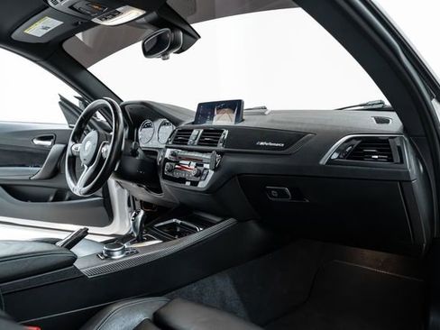 Used 2018 BMW M2 image 26