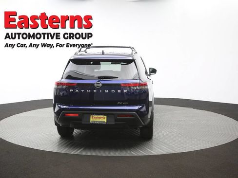 Used 2023 Nissan Pathfinder SV AWD/4WD image 41