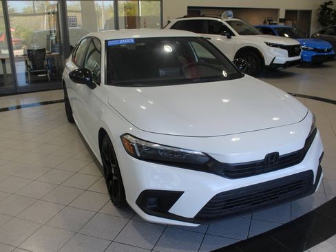 Used 2023 Honda Civic Sport image 3