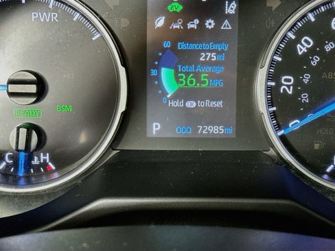 Used 2021 Toyota RAV4 XLE w/ Convenience Package AWD/4WD image 9