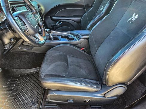 Used 2018 Dodge Challenger R/T Scat Pack w/ Dynamics Package image 13