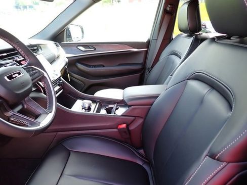 New 2025 Jeep Grand Cherokee L Limited w/ Black Appearance Package image 12