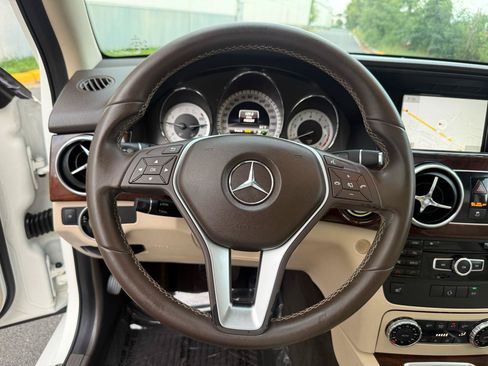 Used 2013 Mercedes-Benz GLK 350 4MATIC image 29