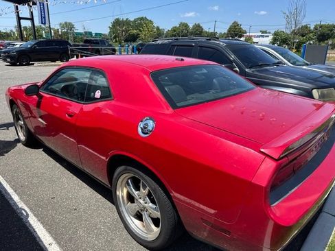 Used 2011 Dodge Challenger R/T RWD image 3