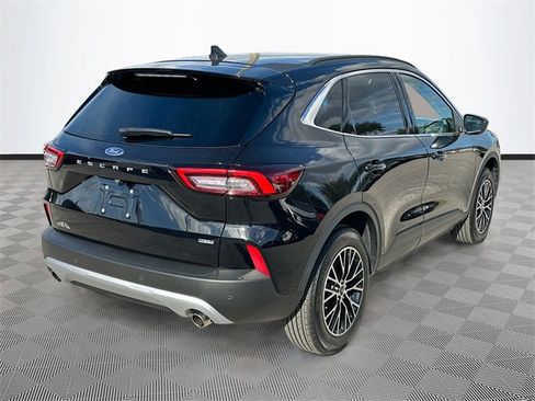Used 2025 Ford Escape SE image 5