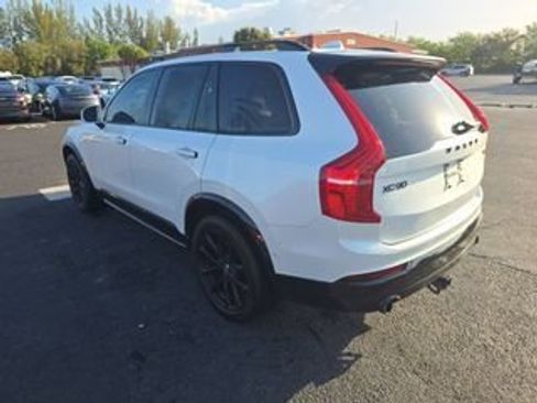Used 2018 Volvo XC90 T5 Momentum w/ Convenience Package image 4
