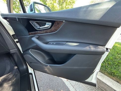 Used 2018 Audi Q7 3.0T Prestige w/ Prestige Package AWD/4WD image 45