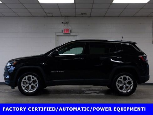 Certified 2025 Jeep Compass Sport image 3