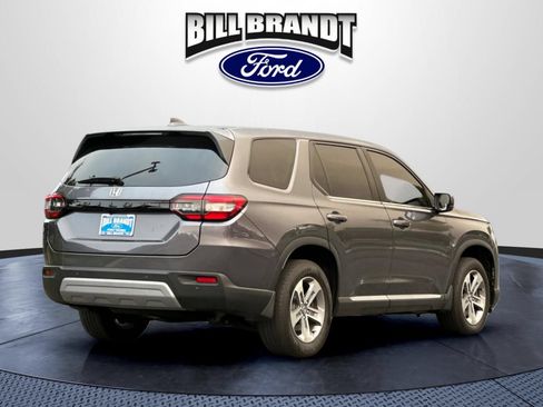 Used 2025 Honda Pilot EX-L image 3