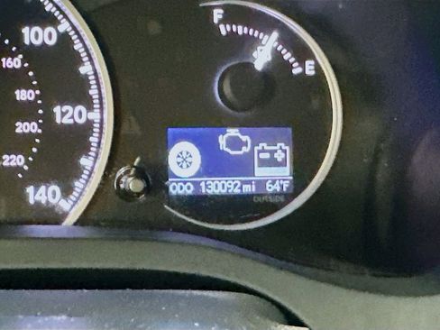 Used 2011 Lexus CT 200h Premium w/ Premium Audio Pkg FWD image 15