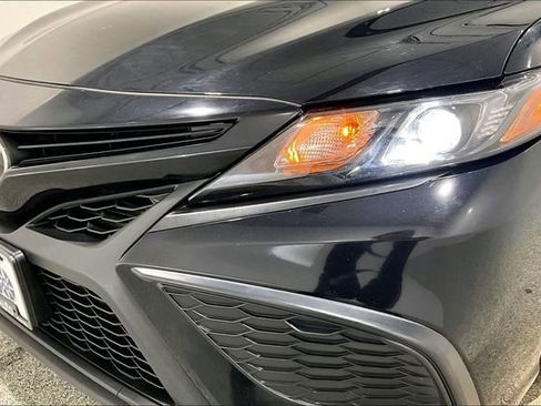 Used 2024 Toyota Camry SE image 33