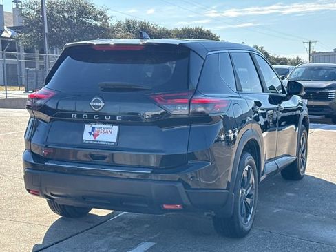 Certified 2025 Nissan Rogue SV image 9