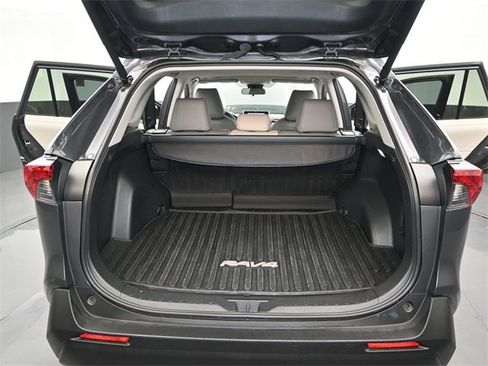 Used 2024 Toyota RAV4 XLE w/ Convenience Package image 17