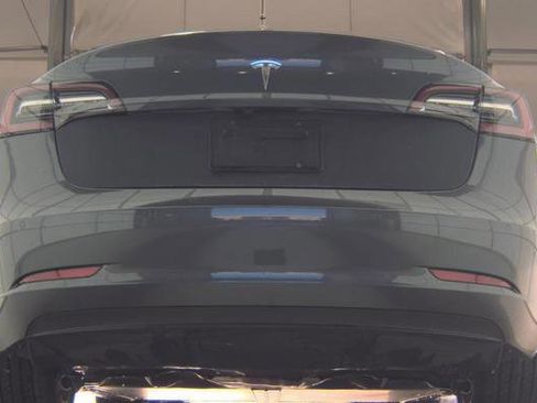 Used 2022 Tesla Model 3 Standard Range image 26