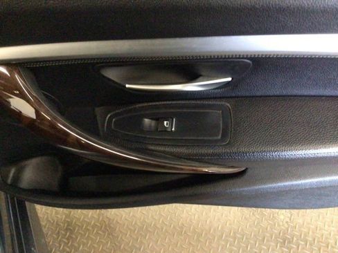 Used 2017 BMW 330i Gran Turismo xDrive image 8