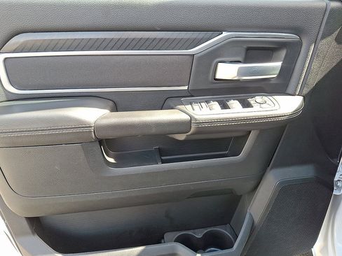 Used 2025 RAM 2500 Big Horn AWD/4WD image 2