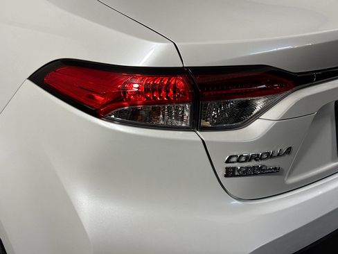 Used 2025 Toyota Corolla LE image 35