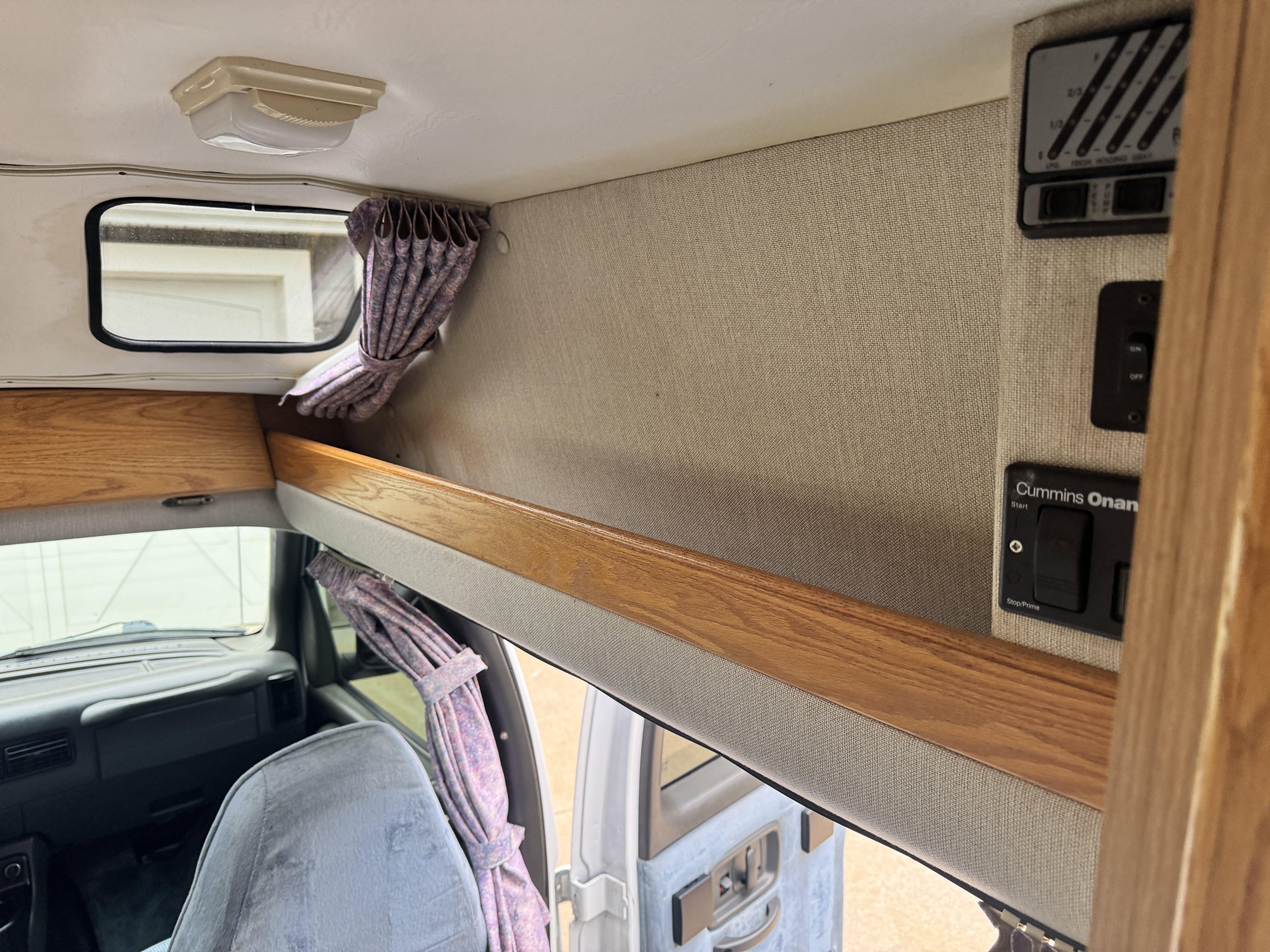 Used 2002 Chevrolet Express 3500 Extended w/ Preferred Equipment Group 2 RWD image 40