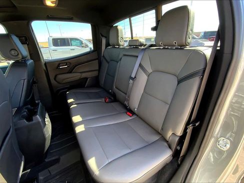 Used 2025 Chevrolet Colorado ZR2 w/ Technology Package image 20