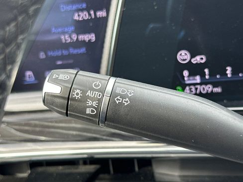 Certified 2024 Cadillac Escalade Sport w/ LPO, ONYX Package image 37