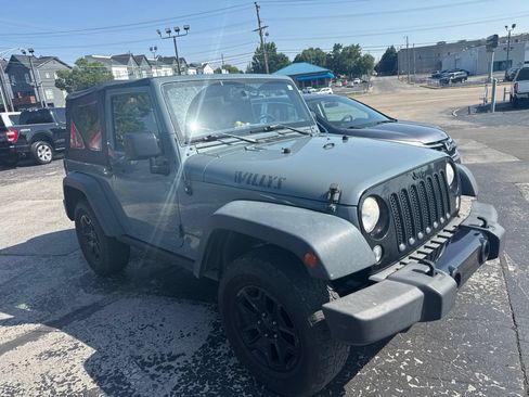 Used 2015 Jeep Wrangler Sport AWD/4WD image 3
