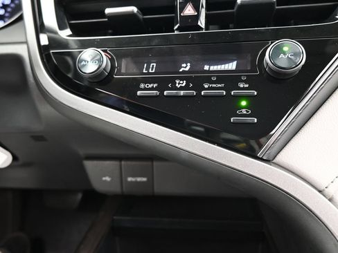 Used 2021 Toyota Camry SE w/ Cold Weather Package AWD/4WD image 22