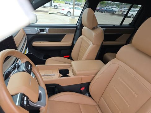Used 2025 Hyundai Santa Fe Limited FWD image 17