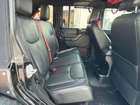 Used 2018 Jeep Wrangler Unlimited Rubicon AWD/4WD image 44
