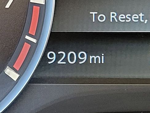 Used 2024 Nissan Titan SV w/ SV Convenience Package image 28