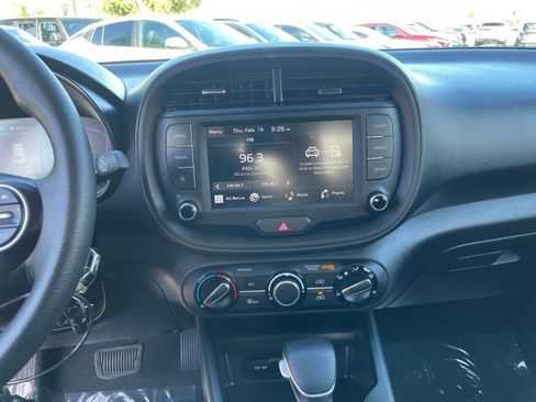 Used 2025 Kia Soul LX w/ LX Technology Package image 17
