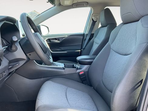 Used 2023 Toyota RAV4 XLE w/ Convenience Package FWD image 9