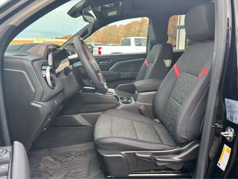 Used 2023 Chevrolet Colorado Z71 w/ Advanced Trailering Package image 16