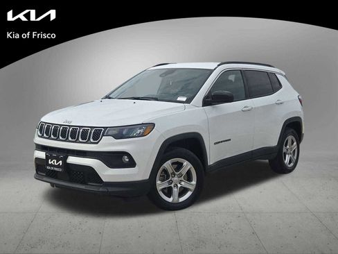 Used 2023 Jeep Compass Latitude image 1