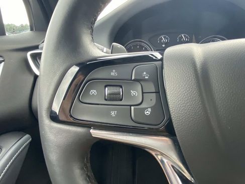 Used 2022 Buick Enclave Essence w/ Sport Touring Edition image 28