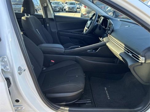 Certified 2023 Hyundai Elantra SEL image 15