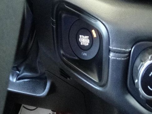 Certified 2025 Jeep Wrangler Sahara w/ Safety Group image 26