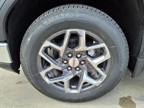 New 2026 GMC Sierra 1500 SLT image 21