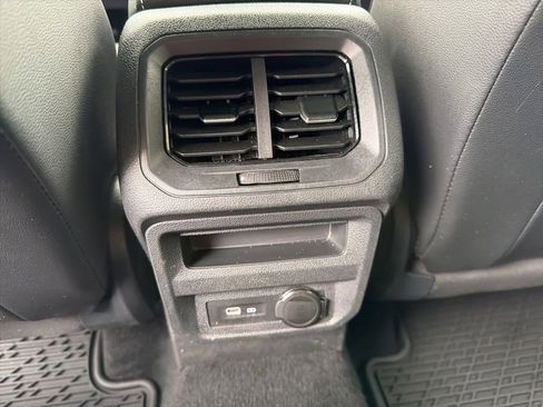 Certified 2024 Volkswagen Tiguan SE R-Line FWD image 15
