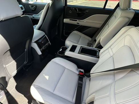 New 2026 Lincoln Aviator Reserve image 9