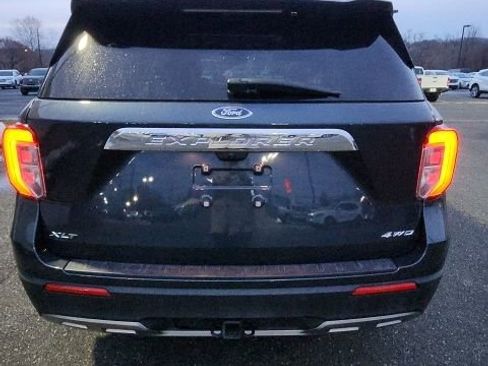 Used 2023 Ford Explorer XLT w/ Equipment Group 202A image 6