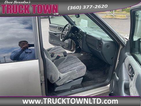 Used 2002 GMC Sonoma SLS w/ Marketing Option Pkg RWD image 12