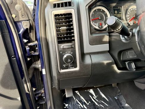 Used 2017 RAM 1500 Express RWD image 13